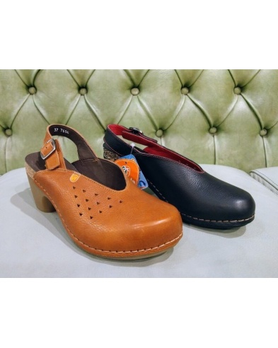 leather clog shoes