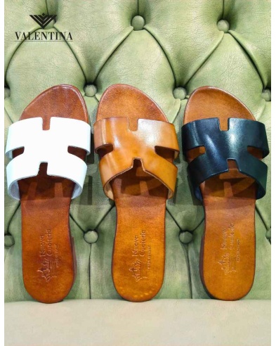 Leather sandals for women